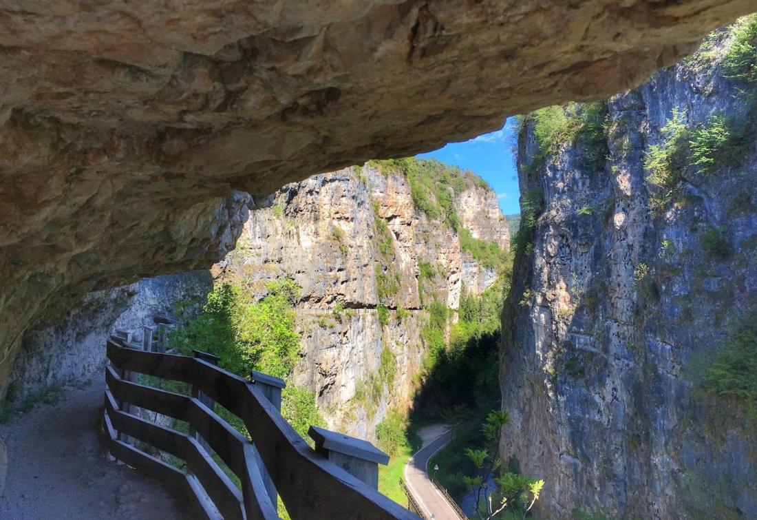 sentiero nella roccia per San Romedio